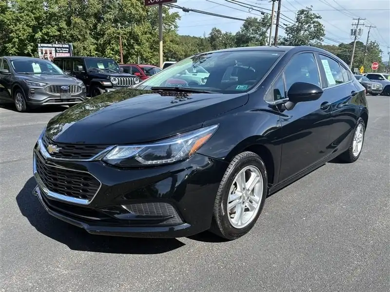 2018 Chevrolet Cruze LT Hatchback Auto's photo