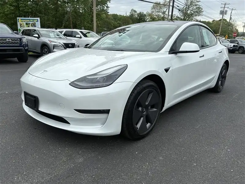 2022 Tesla Model 3 Long Range Dual Motor All-Wheel Drive's photo
