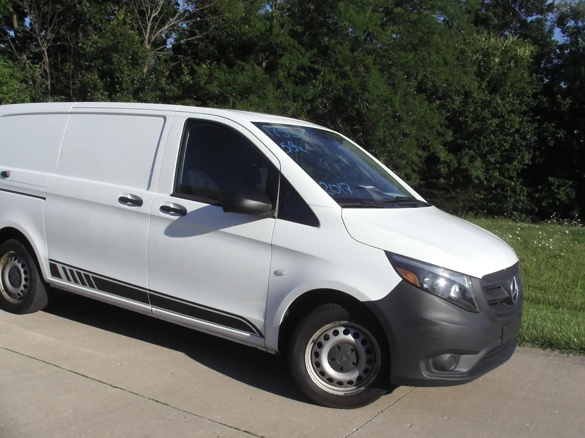 2017 Mercedes-Benz Metris Base's photo