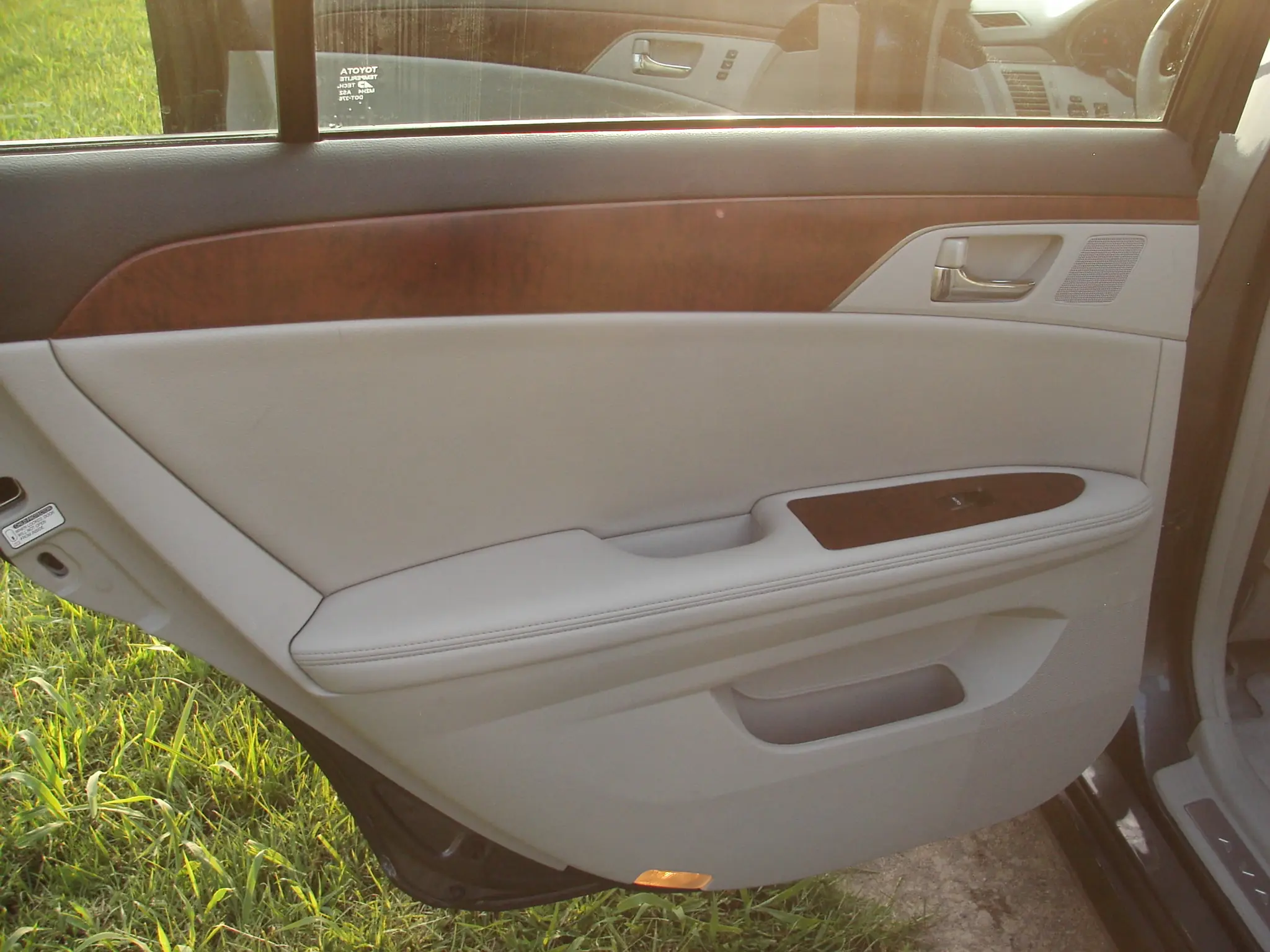 2012 Toyota Avalon Limited photo 4