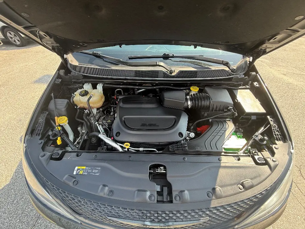 2019 Chrysler Pacifica Touring Plus photo 4