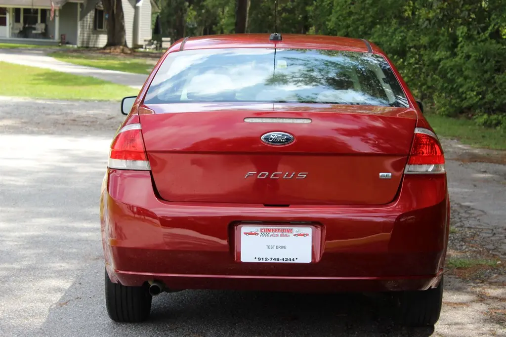 2010 Ford Focus SE photo 4