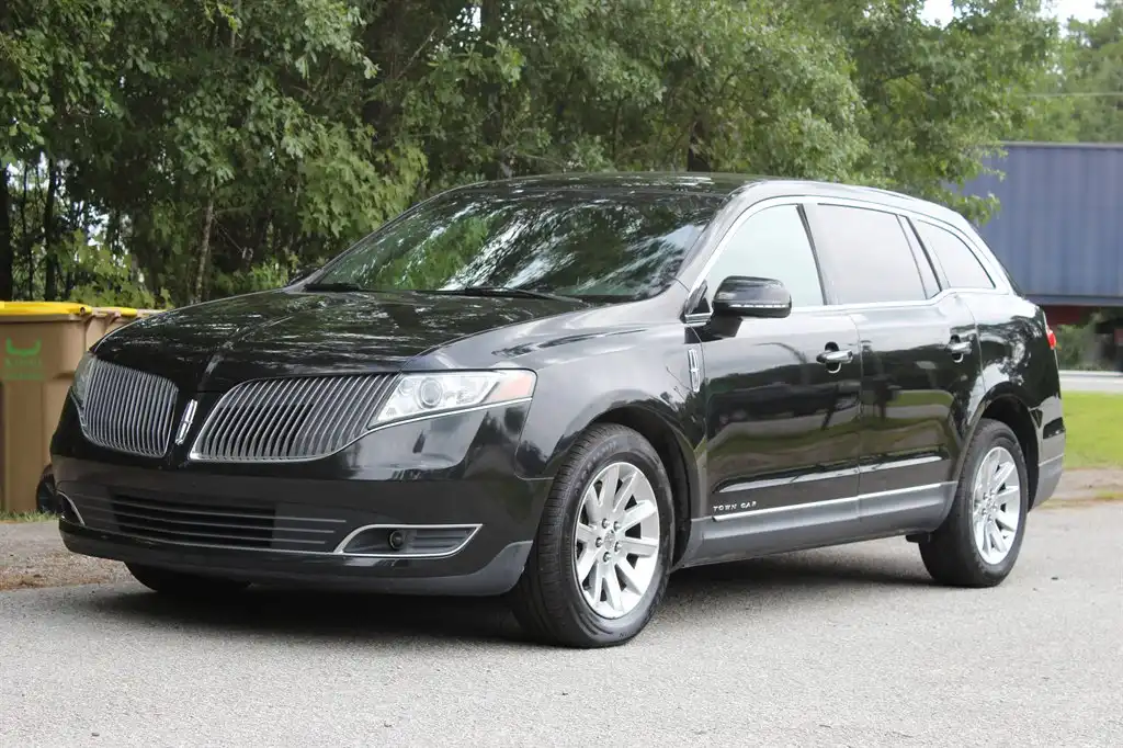 2014 Lincoln MKT's photo