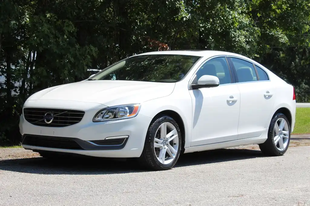 2014 Volvo S60 T5 FWD Auto's photo