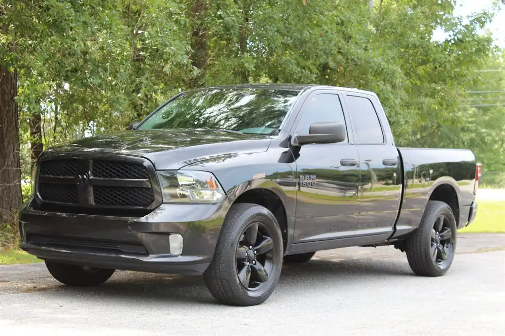 2017 RAM 1500 Express 4x4 Quad Cab 6'4's photo