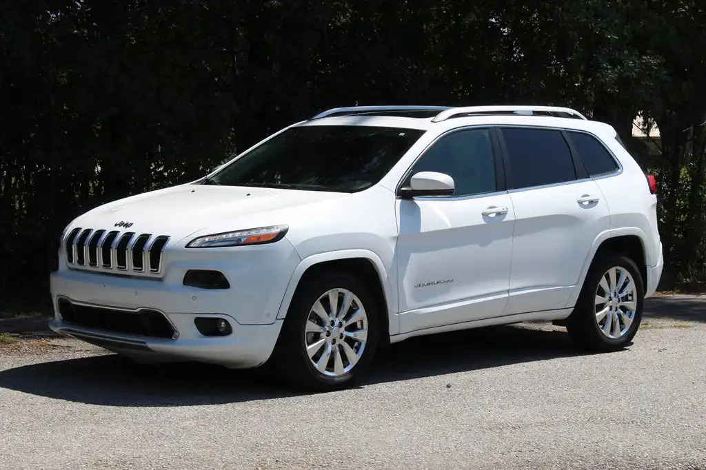 2018 Jeep Cherokee Overland's photo