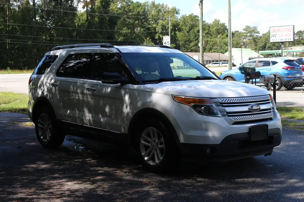 2015 Ford Explorer XLT photo 5