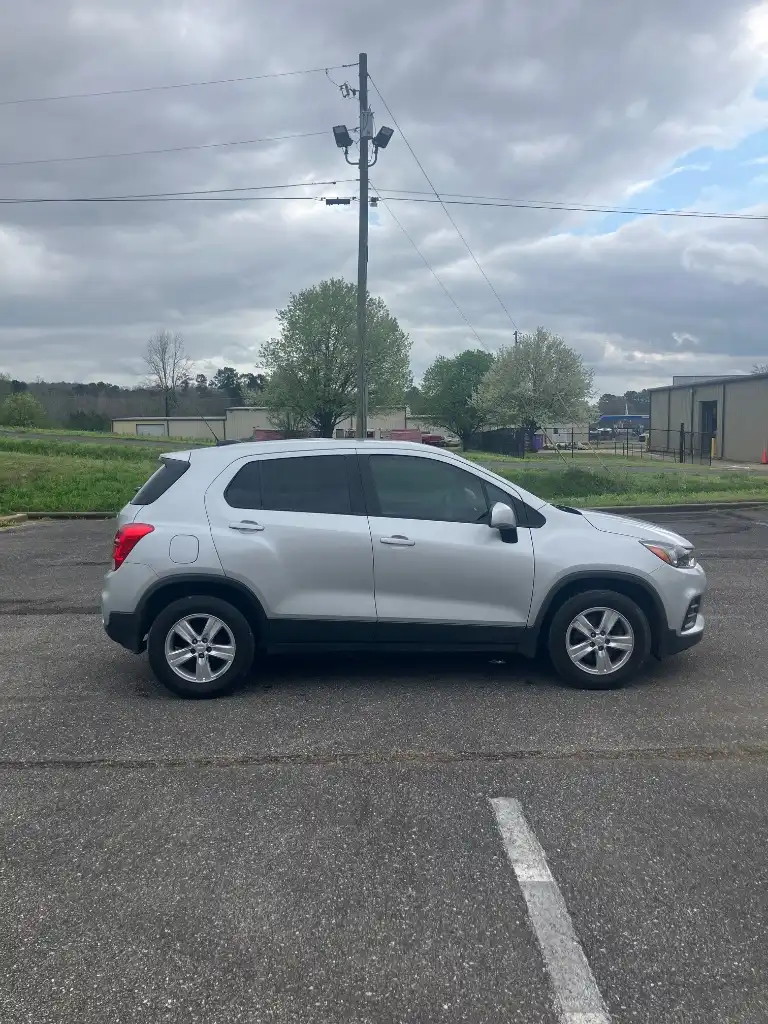 2020 Chevrolet Trax LS's photo