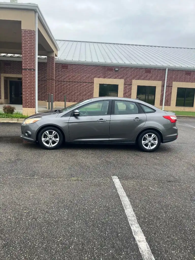 2014 Ford Focus Sedan SE's photo