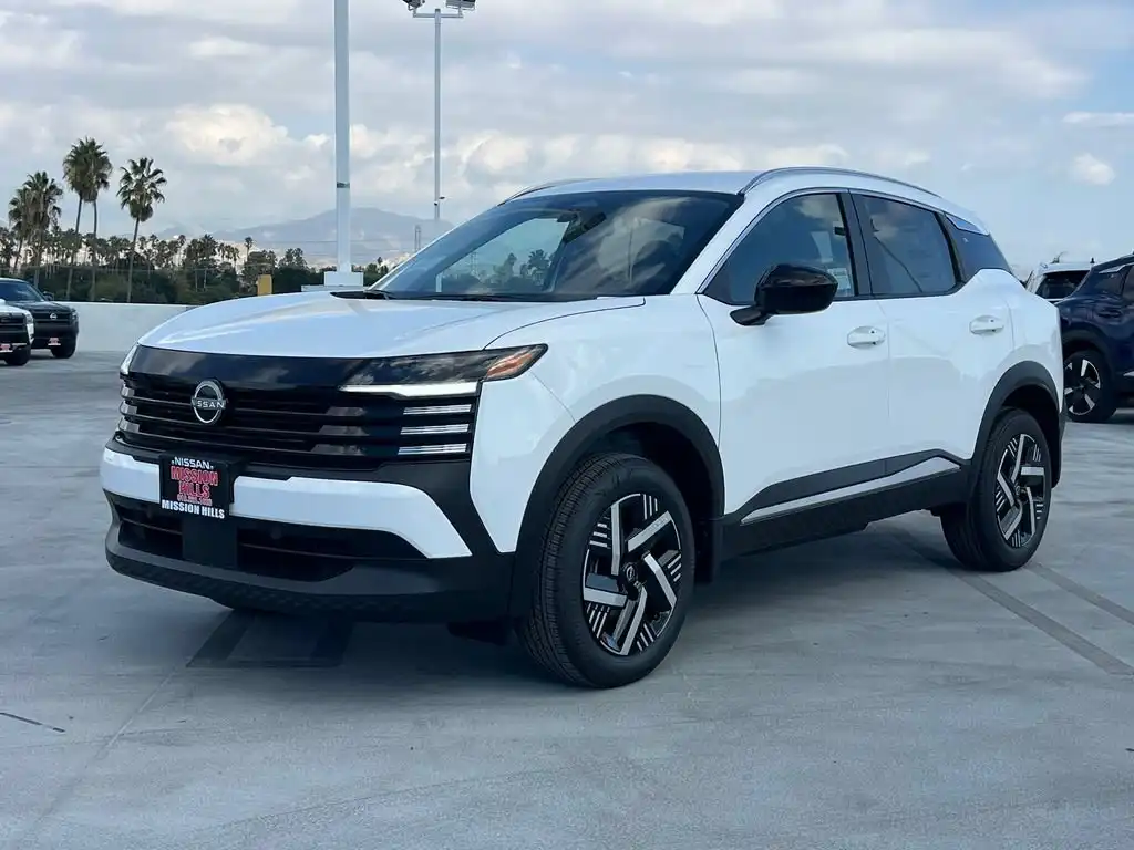 2027 Nissan Kicks 2.0 SV AWD's photo