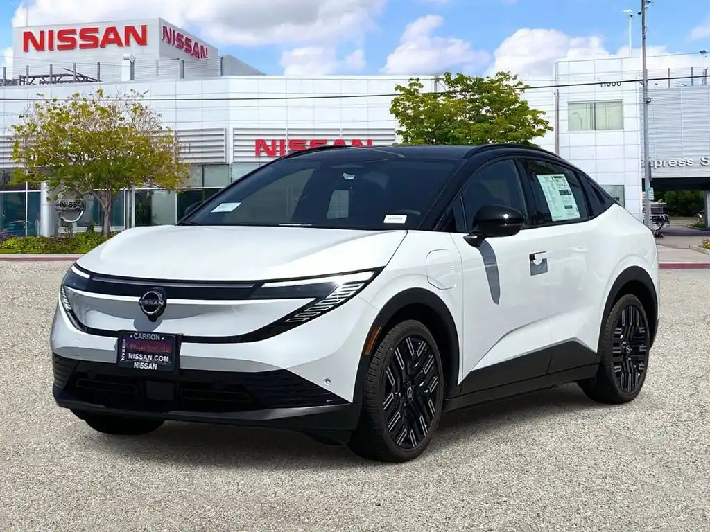 2026 Nissan Leaf Platinum+'s photo