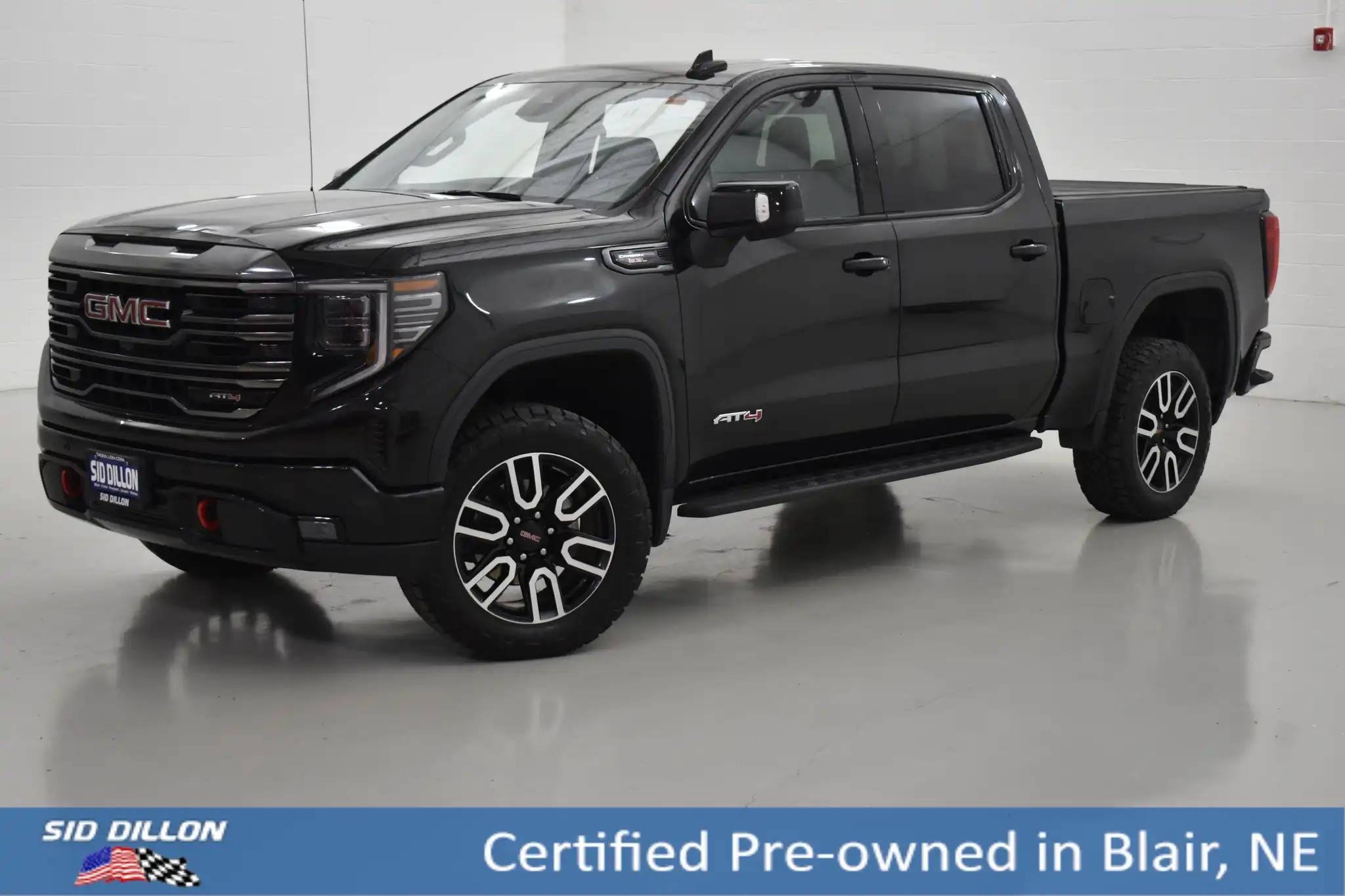 2024 GMC Sierra AT4 4WD Crew Cab Short Box's photo