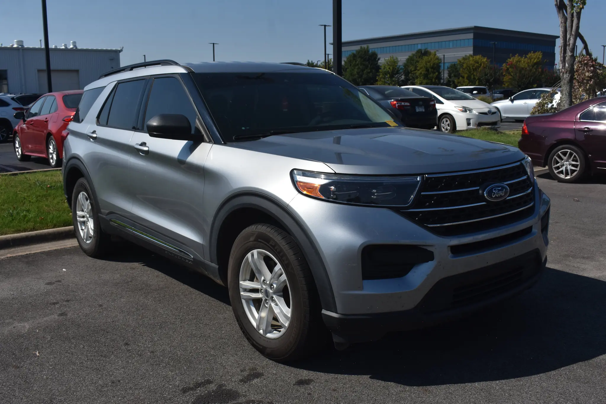 2020 Ford Explorer XLT 4WD photo 3