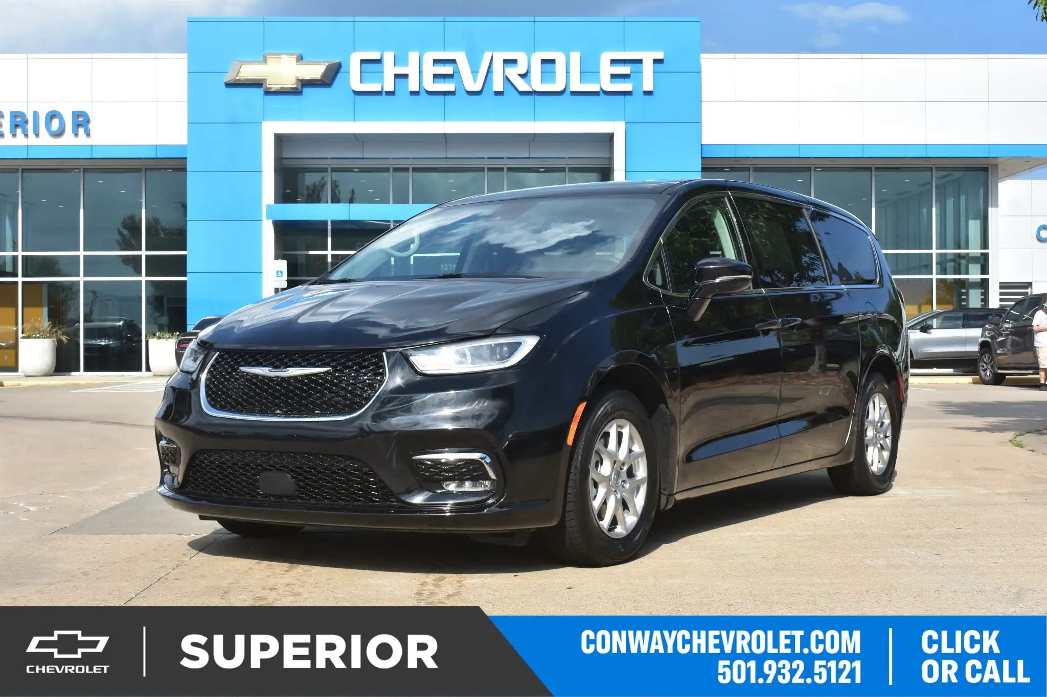 2024 Chrysler Pacifica Touring L's photo
