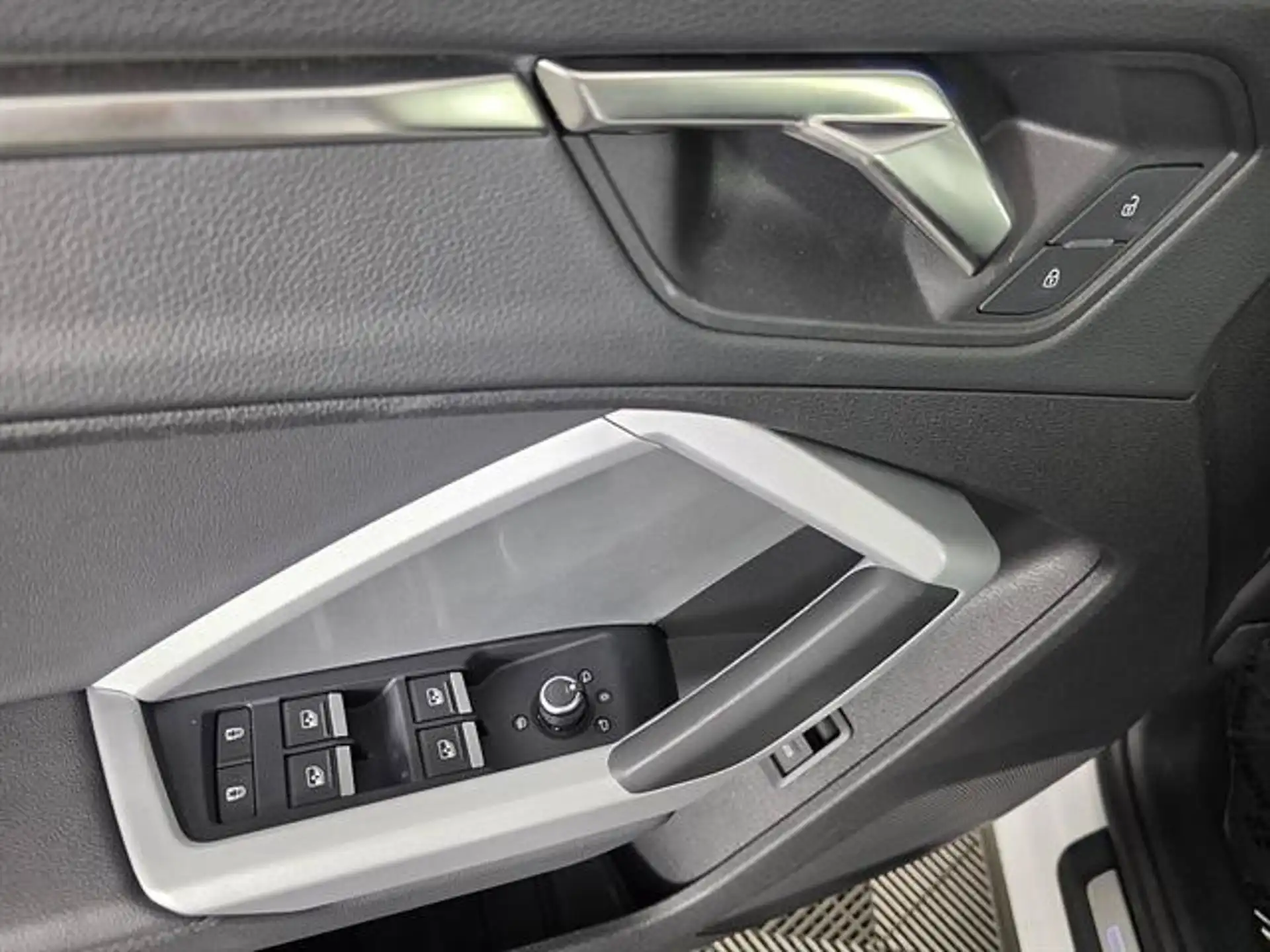 2025 Audi Q3 45 TFSI S Line Premium quattro's photo