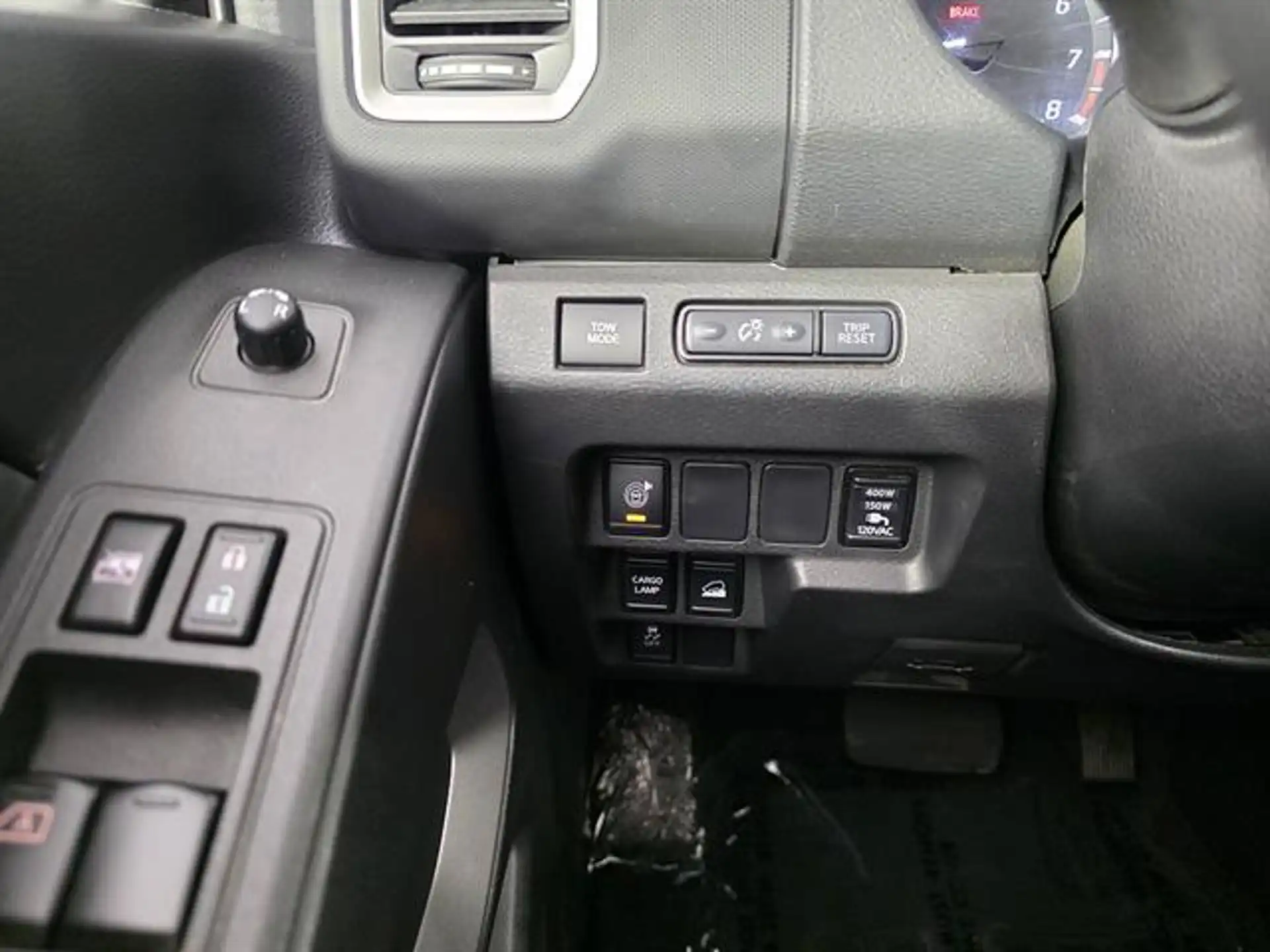 2022 Nissan Frontier SV Crew Cab 4WD SWB's photo