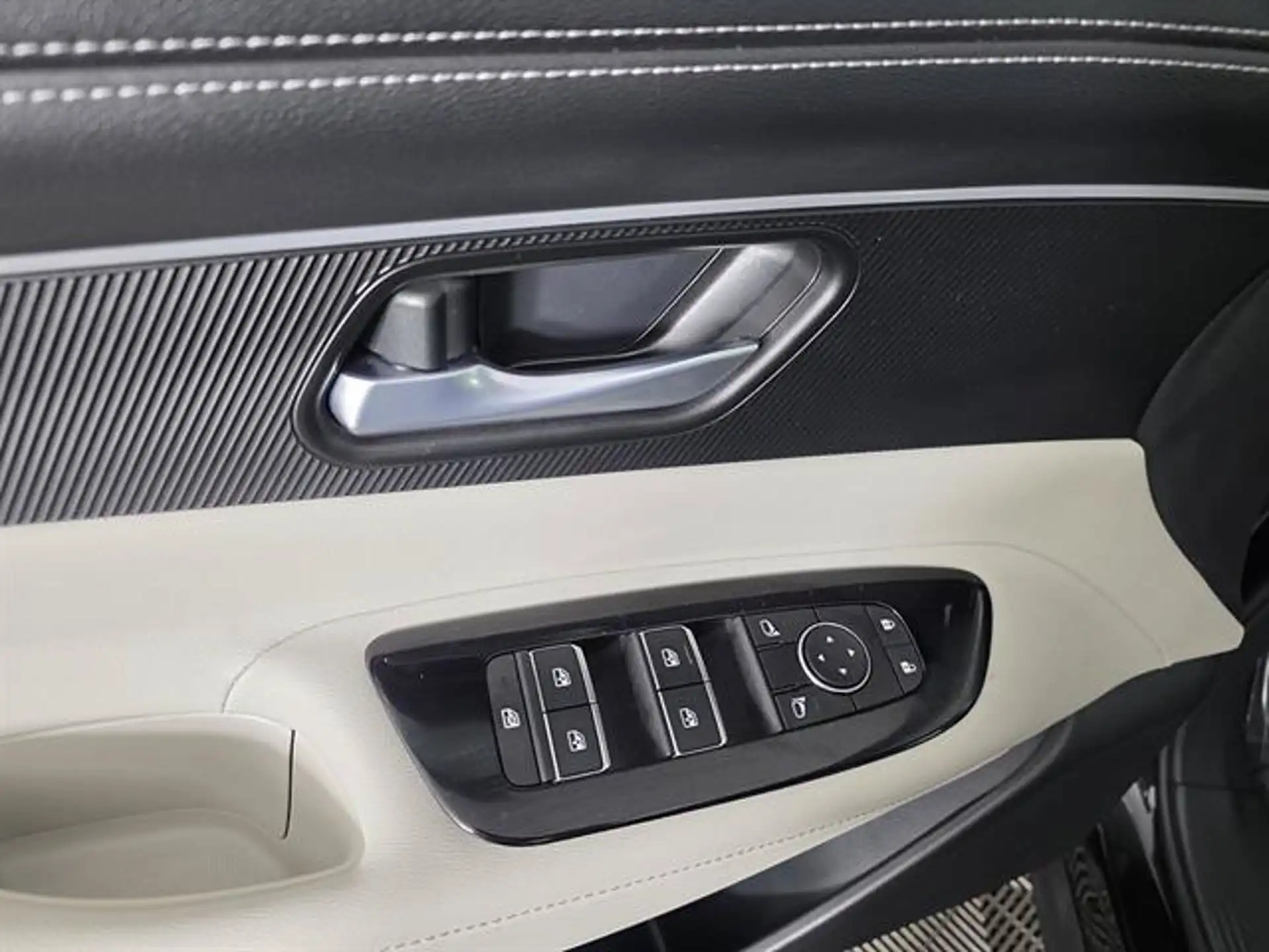 2025 Nissan Murano SV AWD's photo