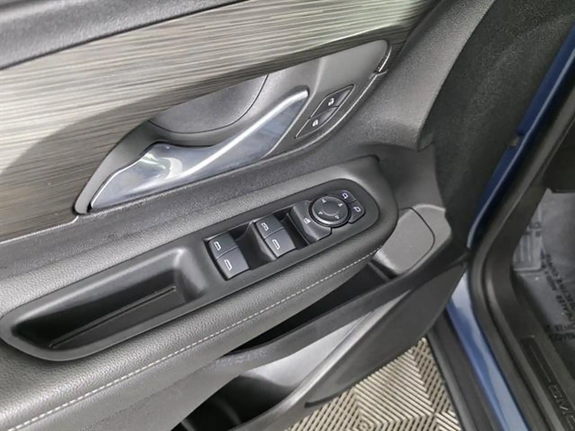 2024 GMC Terrain SLE AWD's photo