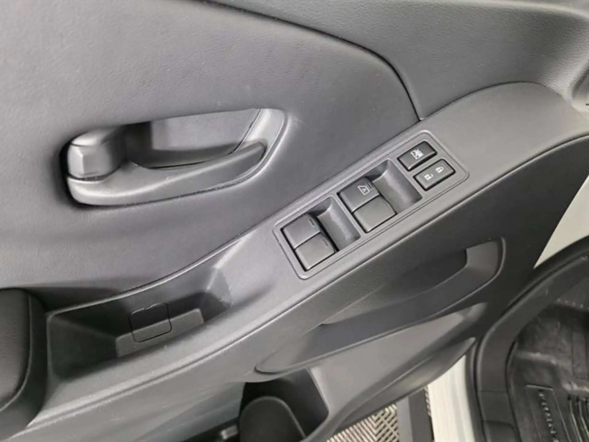 2025 Nissan Frontier S Crew Cab 4x4's photo