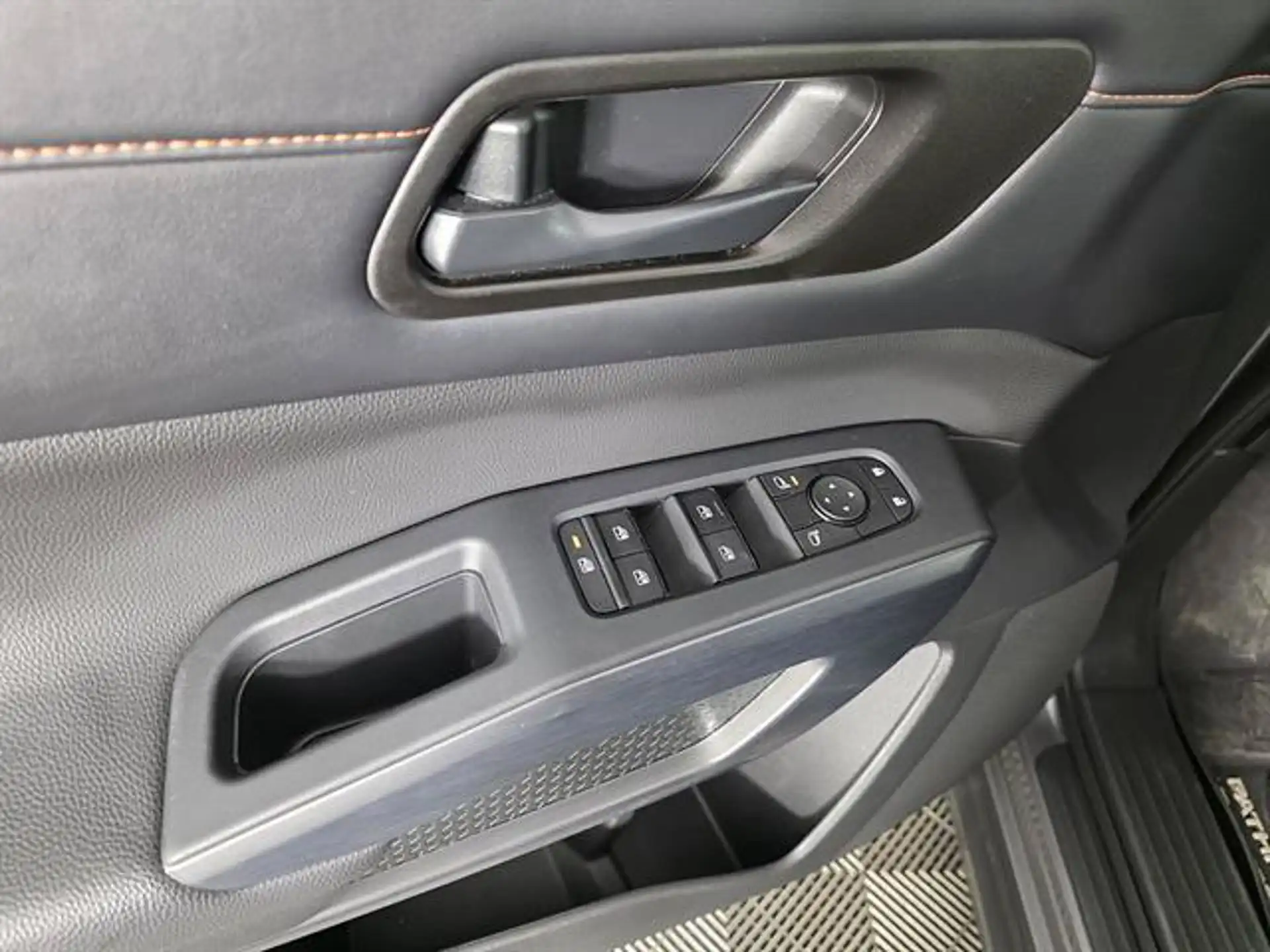 2025 Nissan Pathfinder Rock Creek 4WD's photo
