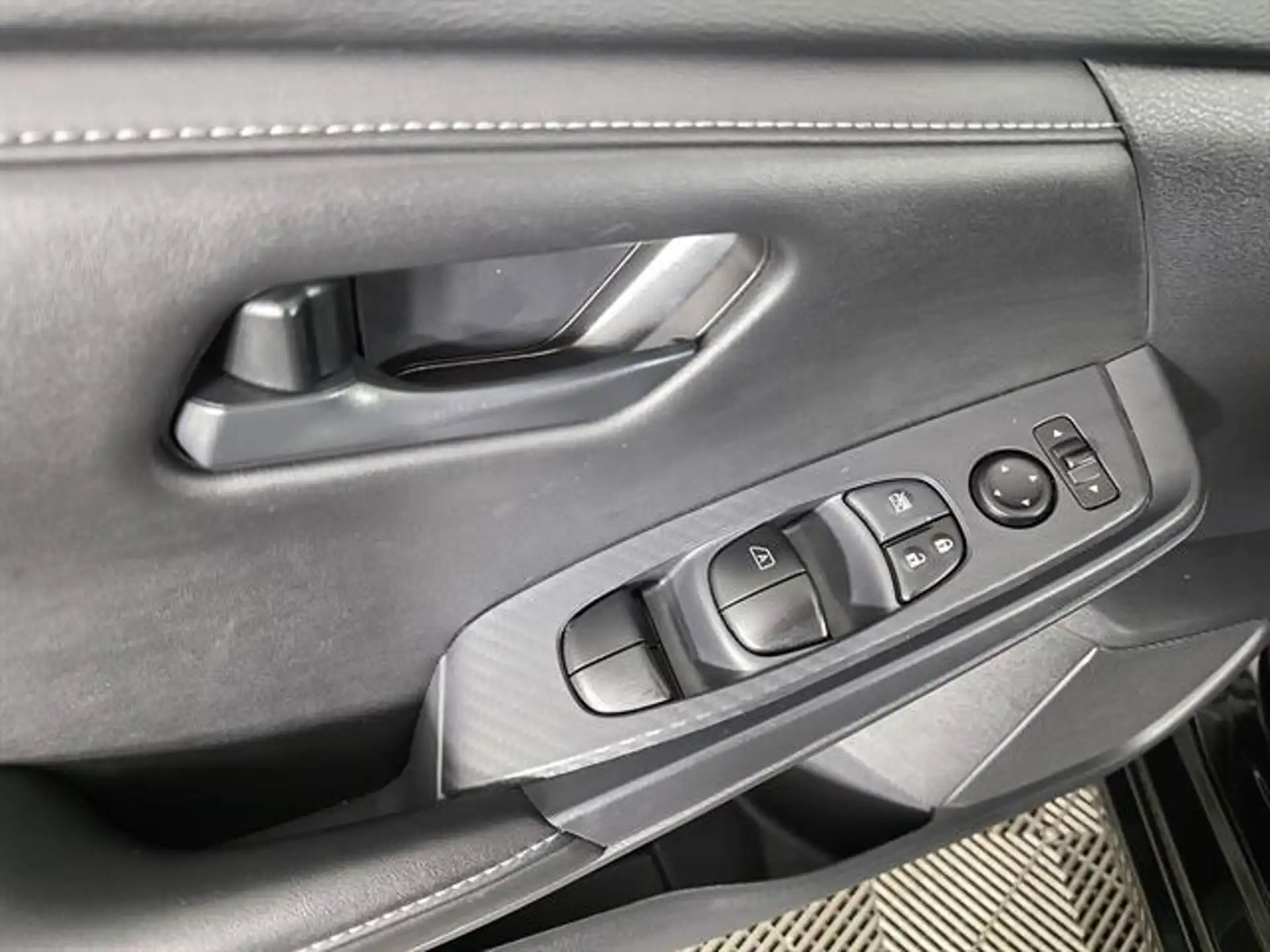 2025 Nissan Sentra S CVT's photo