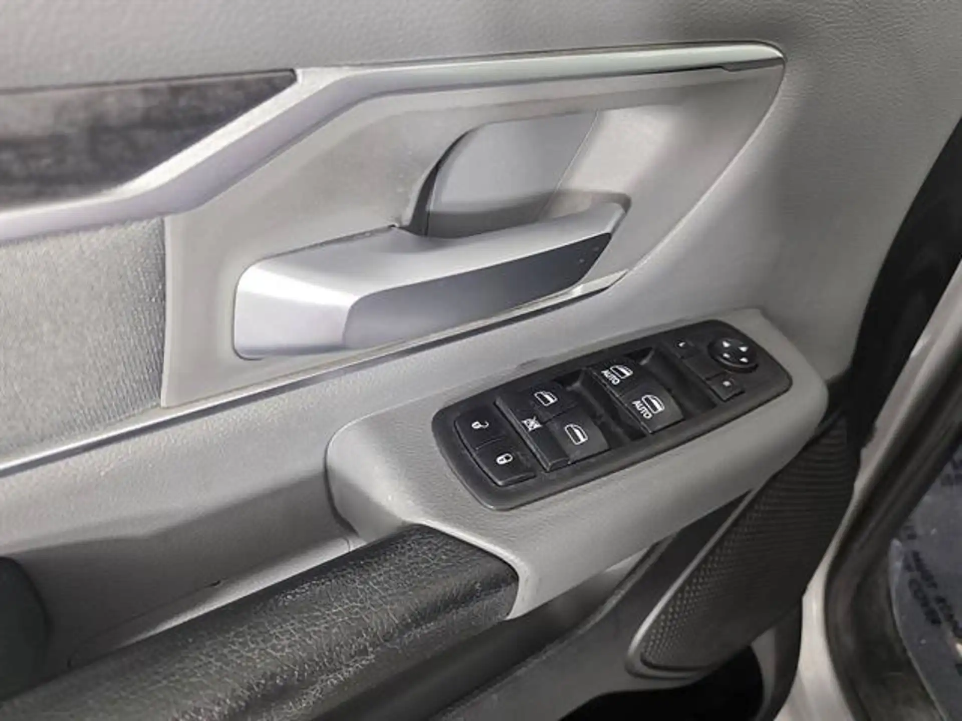2019 RAM 1500 Big Horn/Lone Star 4WD Crew Cab 6'4's photo