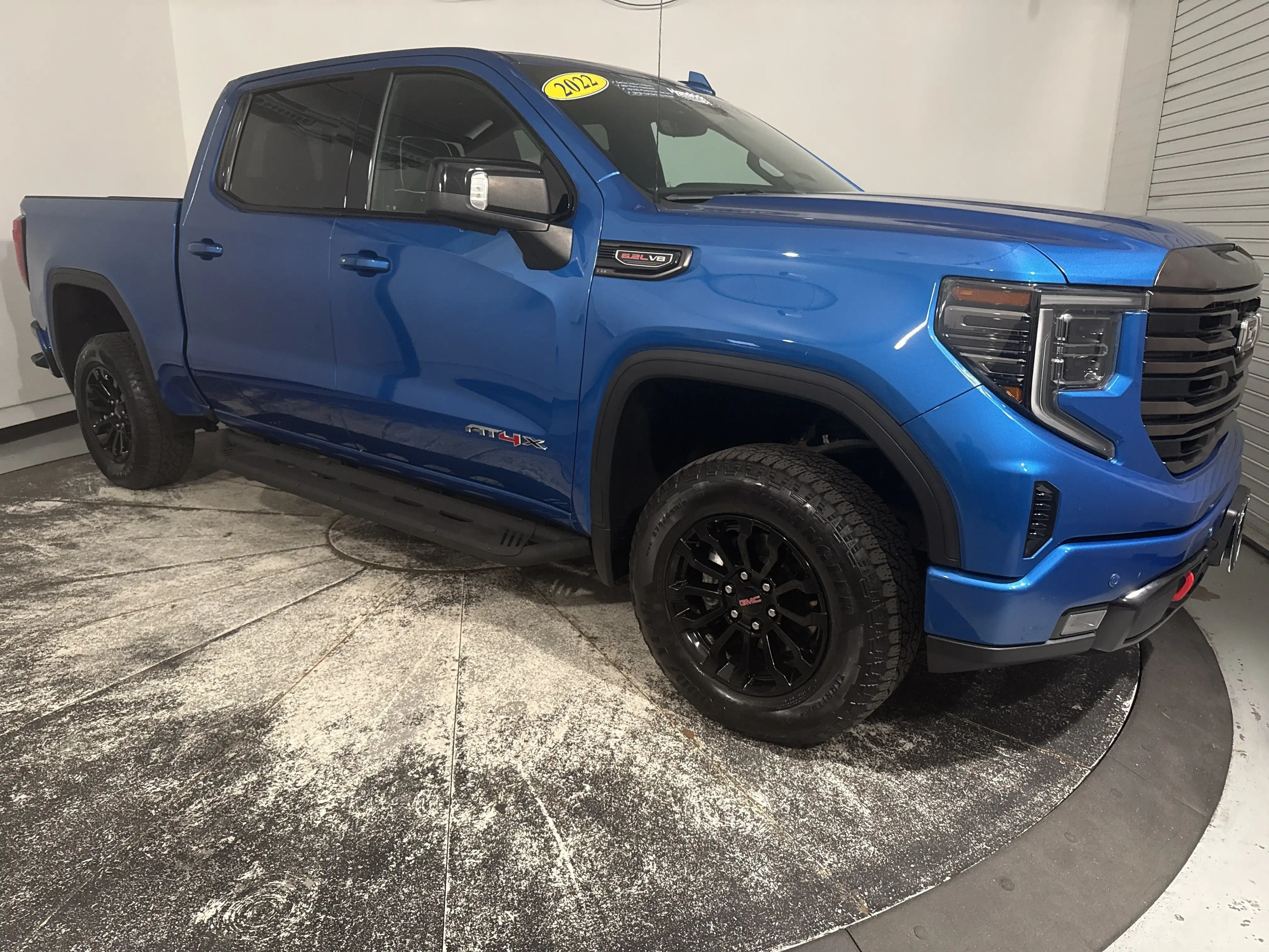 2022 GMC Sierra 4WD Crew Cab Short Box AT4X's photo