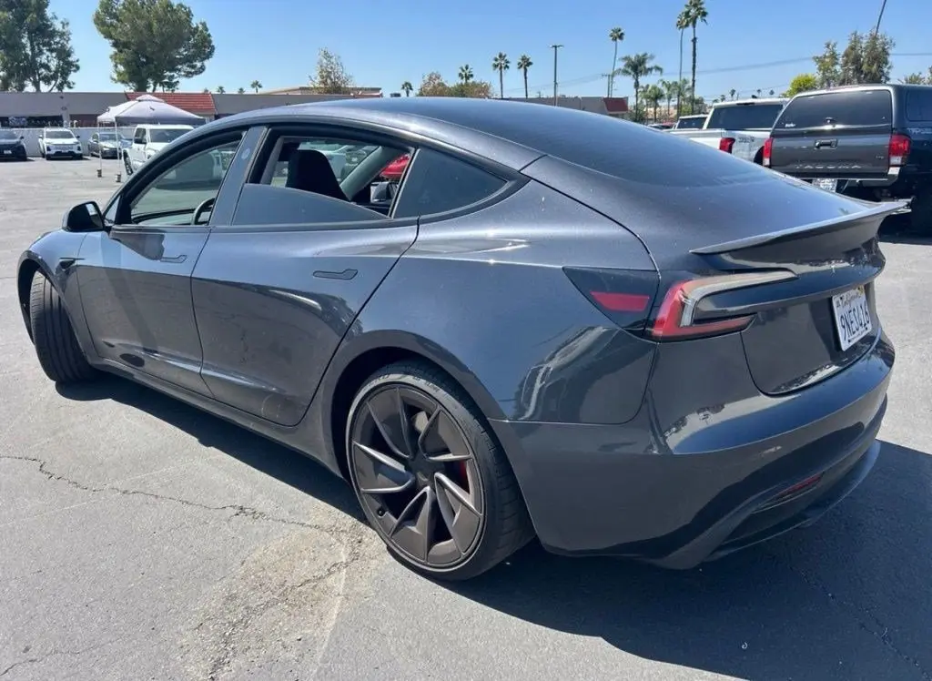 2024 Tesla Model 3 Performance photo 3