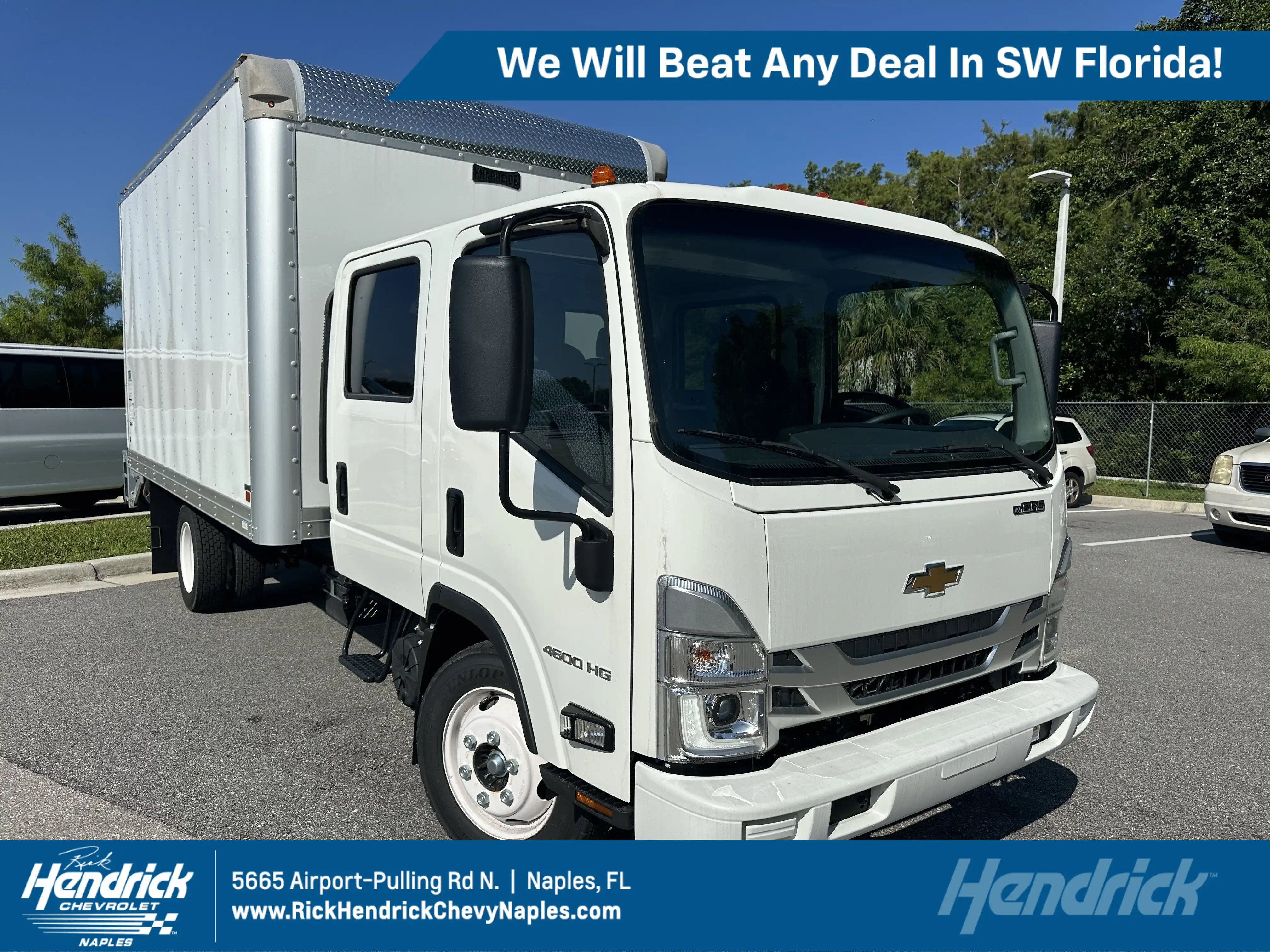 2025 Chevrolet Low Cab Forward 4500 Gas 176" WB Crew Cab's photo