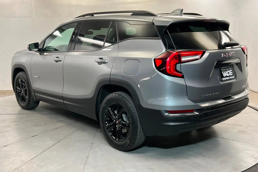 2023 GMC Terrain AT4 AWD photo 3