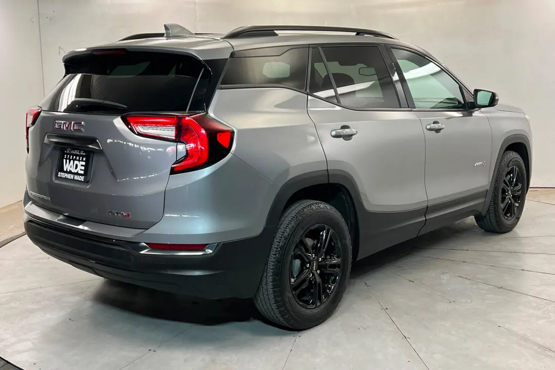 2023 GMC Terrain AT4 AWD photo 5
