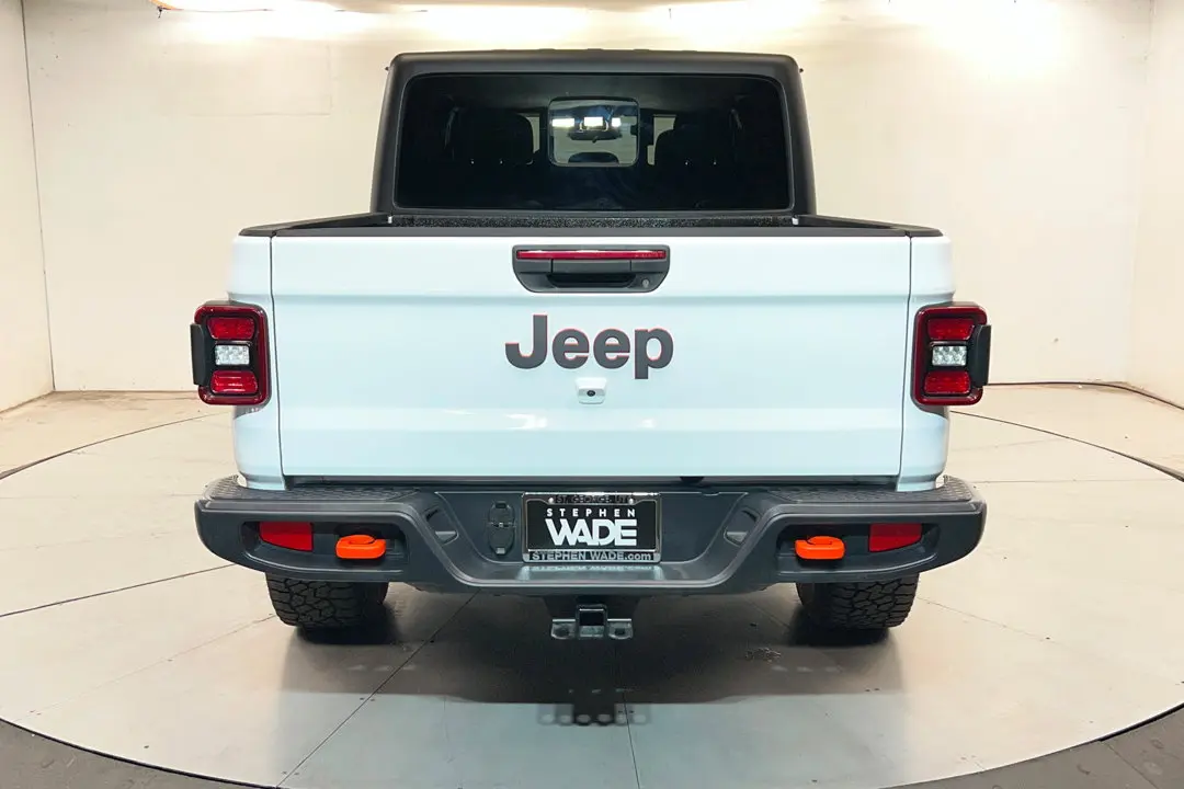 2026 Jeep Gladiator Mojave Auto photo 4
