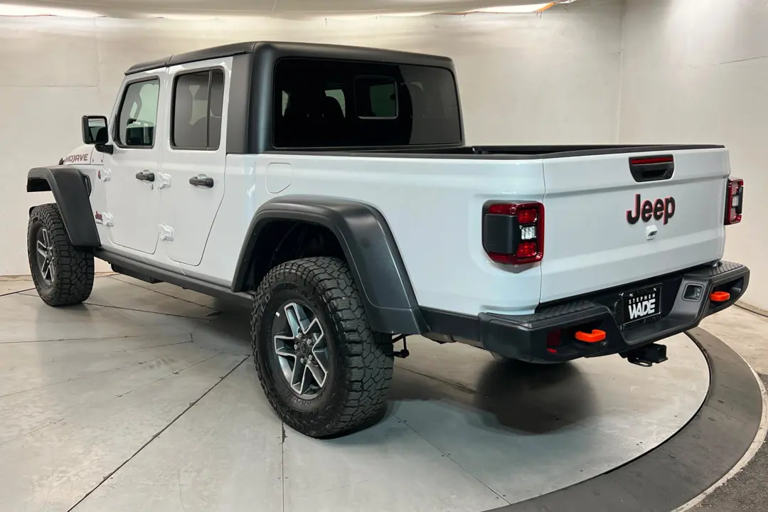 2026 Jeep Gladiator Mojave Auto photo 3