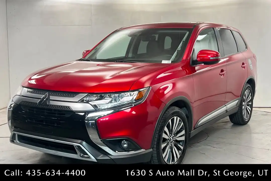 2020 Mitsubishi Outlander SE FWD's photo