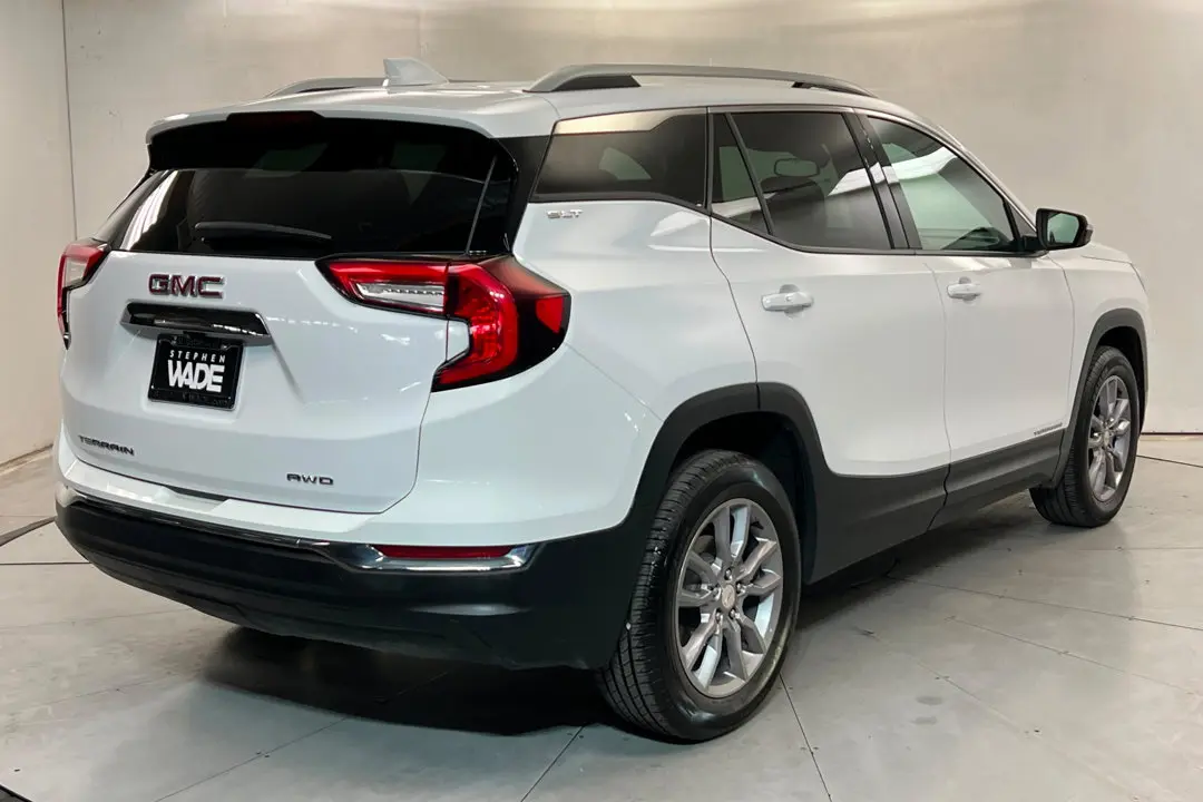 2024 GMC Terrain SLT AWD photo 5