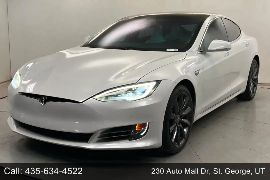 2019 Tesla Model S Performance's photo