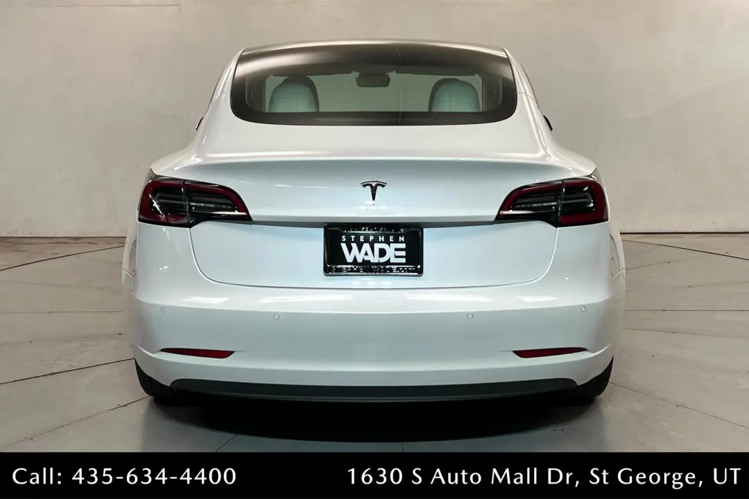 2021 Tesla Model 3 Standard Range Plus photo 4