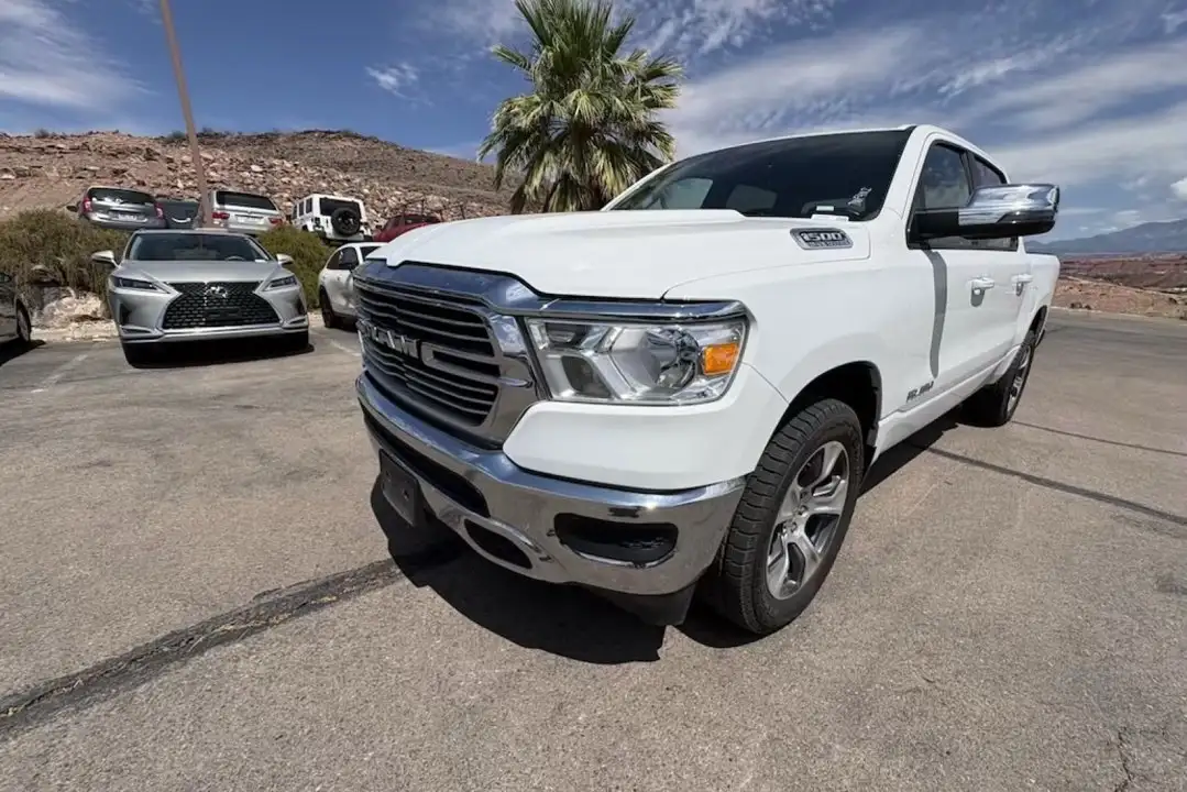 2024 RAM 1500 Laramie 4x4 Crew Cab 5'7's photo