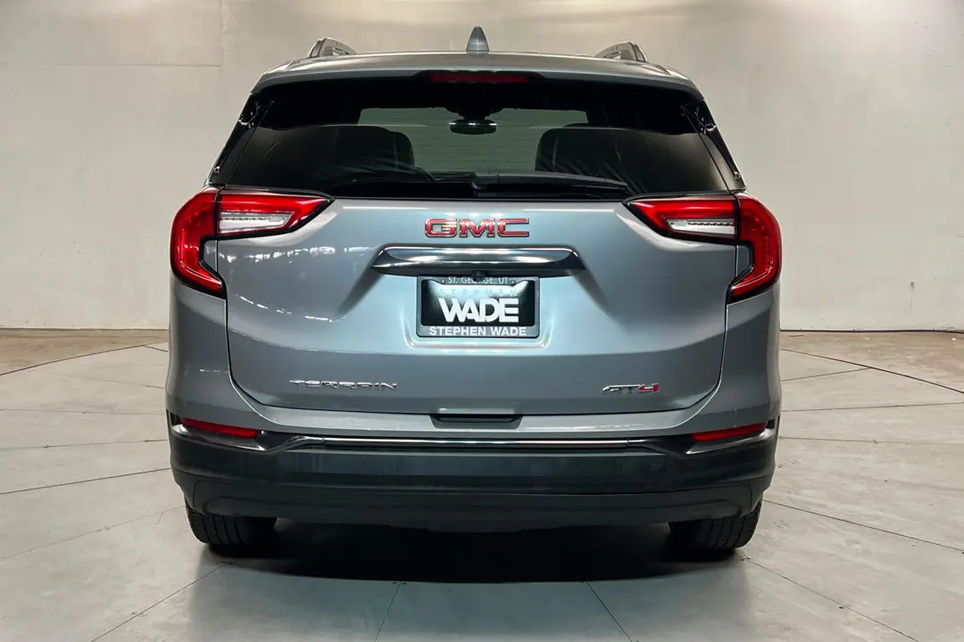 2023 GMC Terrain AT4 AWD photo 4