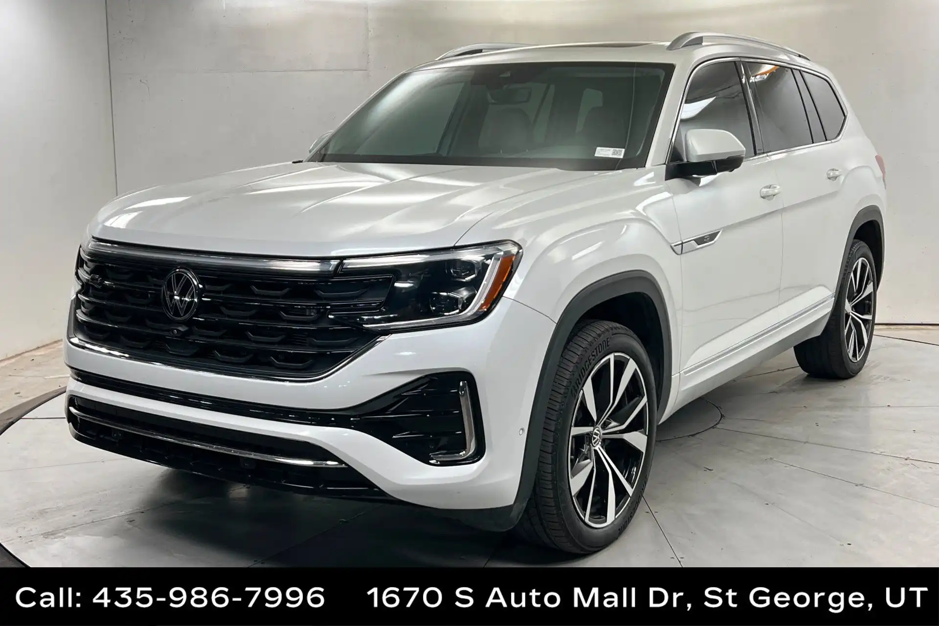 2024 Volkswagen Atlas 2.0T SEL Premium R-Line 4MOTION's photo