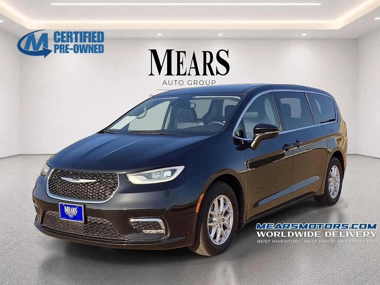 2023 Chrysler Pacifica Touring L's photo
