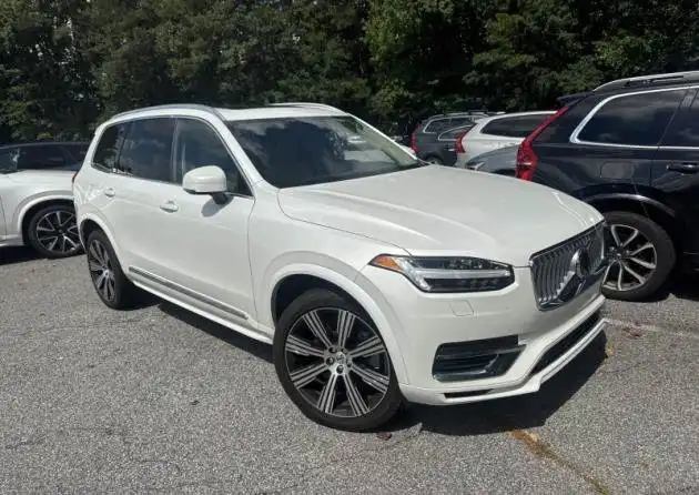 2024 Volvo XC90 T8 Recharge Core Bright Theme 4WD's photo