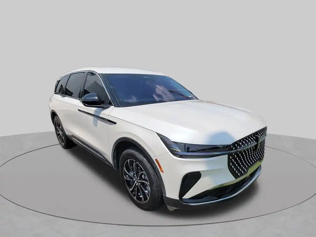 2026 Lincoln Nautilus Premiere AWD's photo