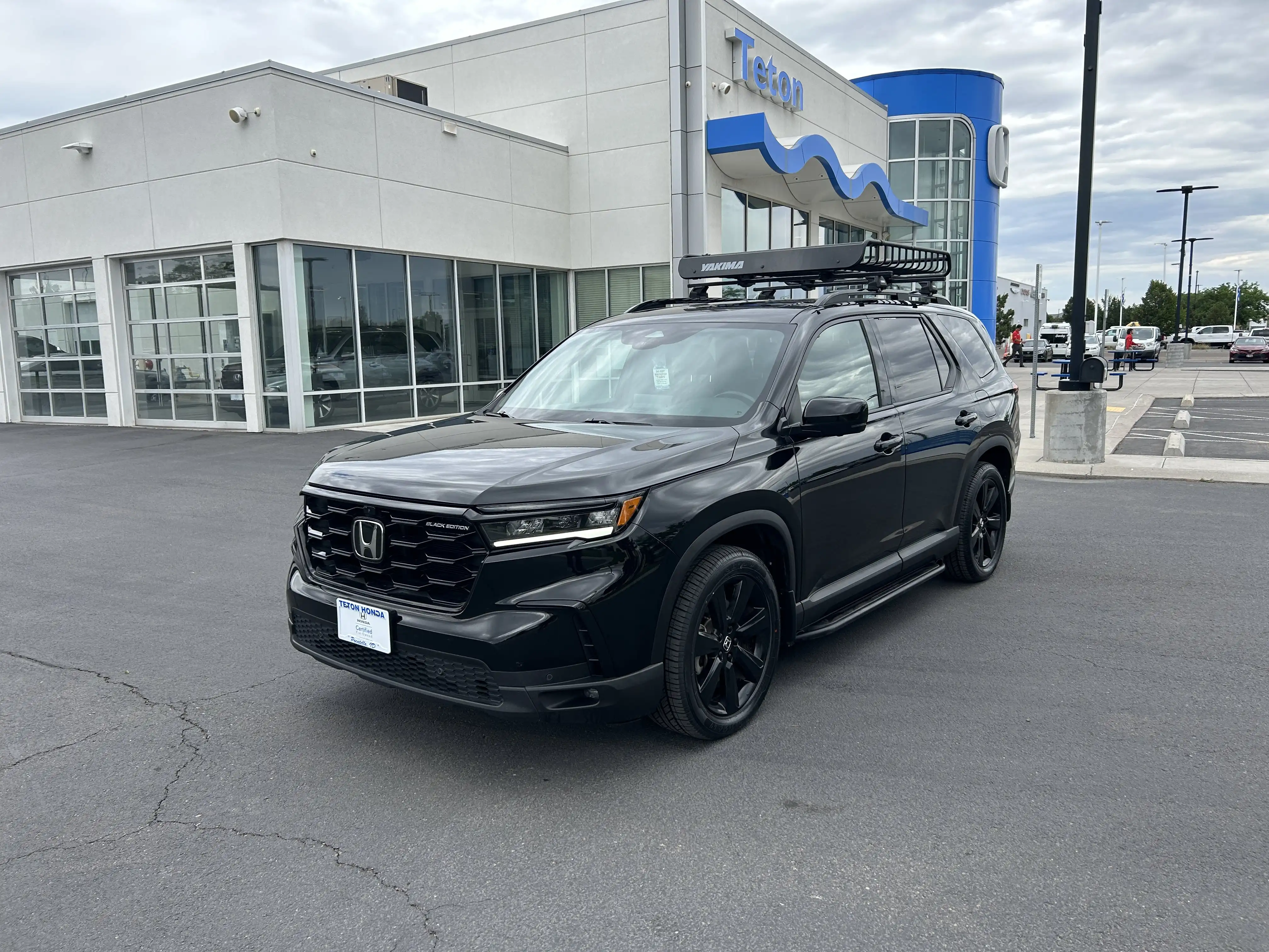 2025 Honda Pilot Black Edition AWD's photo