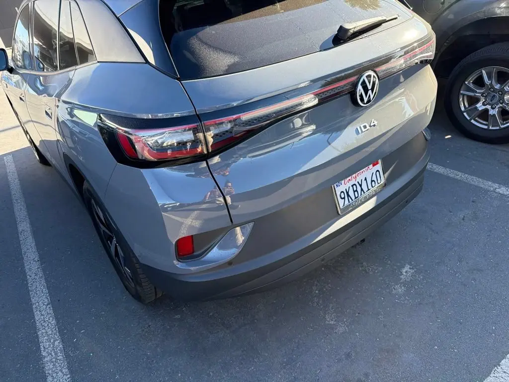 2023 Volkswagen ID.4 Pro 4Motion photo 4