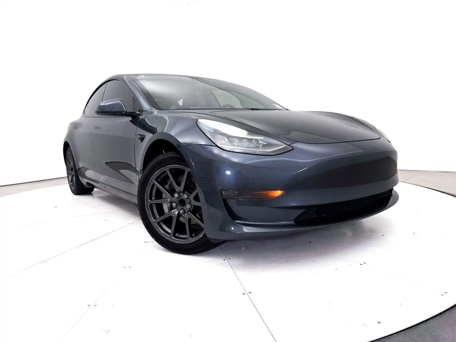 2019 Tesla Model 3 RWD Mid Range's photo