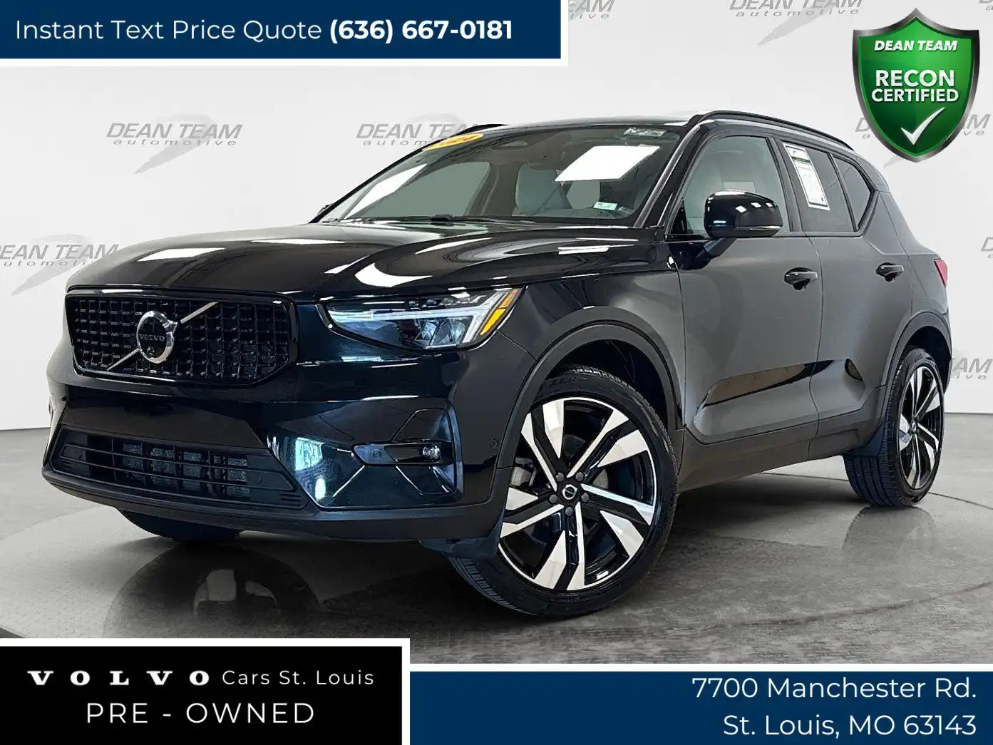 2024 Volvo XC40 B5 Plus Dark AWD's photo