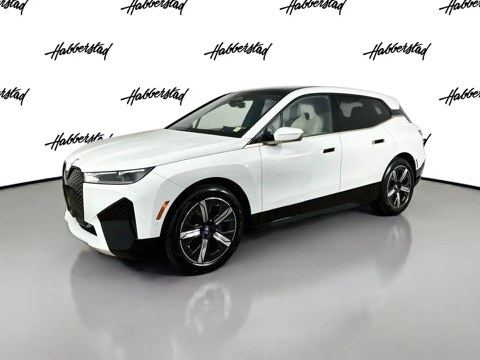 2024 BMW iX xDrive50's photo