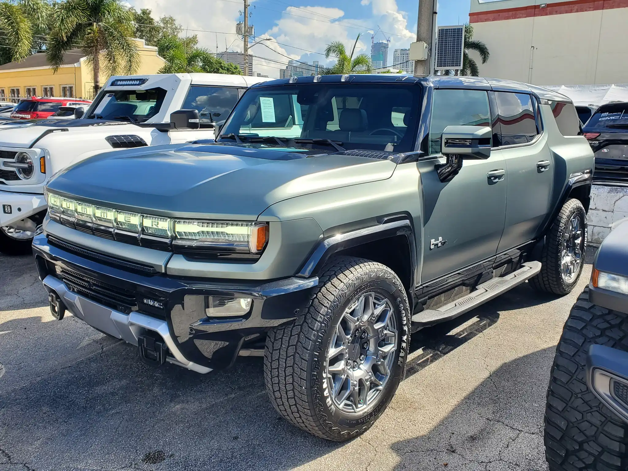 2024 GMC Hummer EV 3X SUV's photo