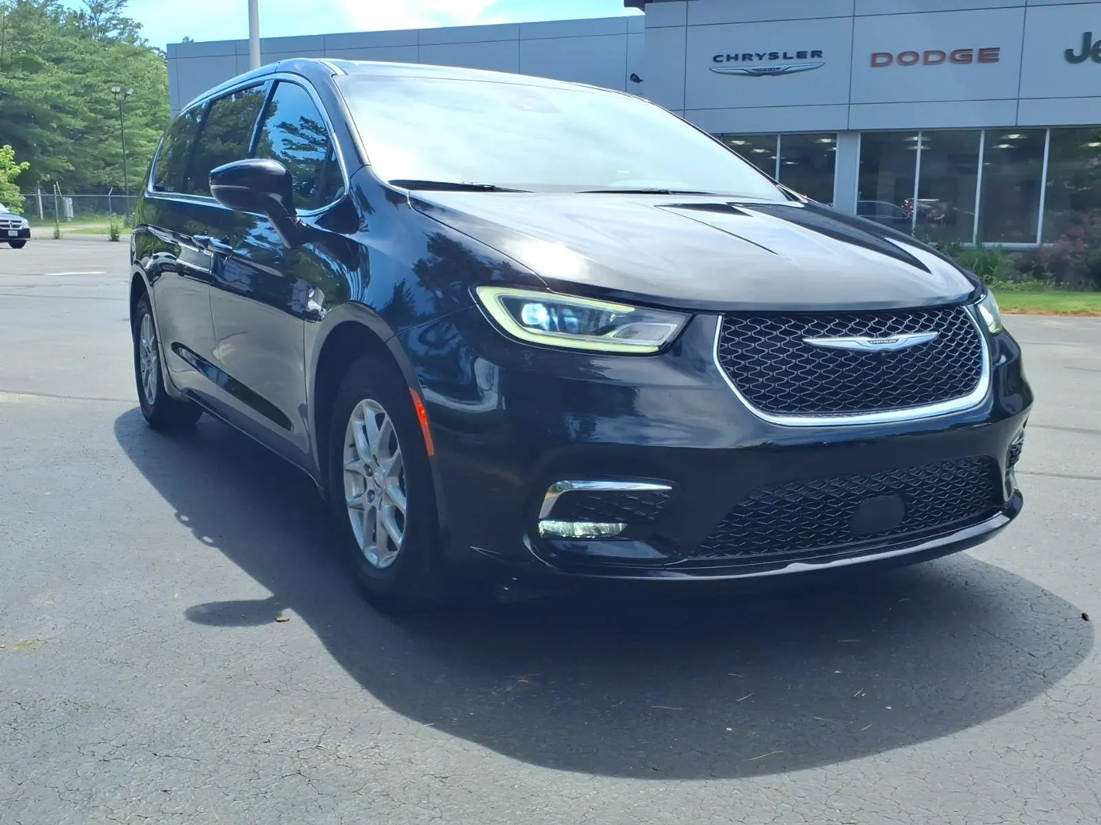 2025 Chrysler Pacifica Select photo 5